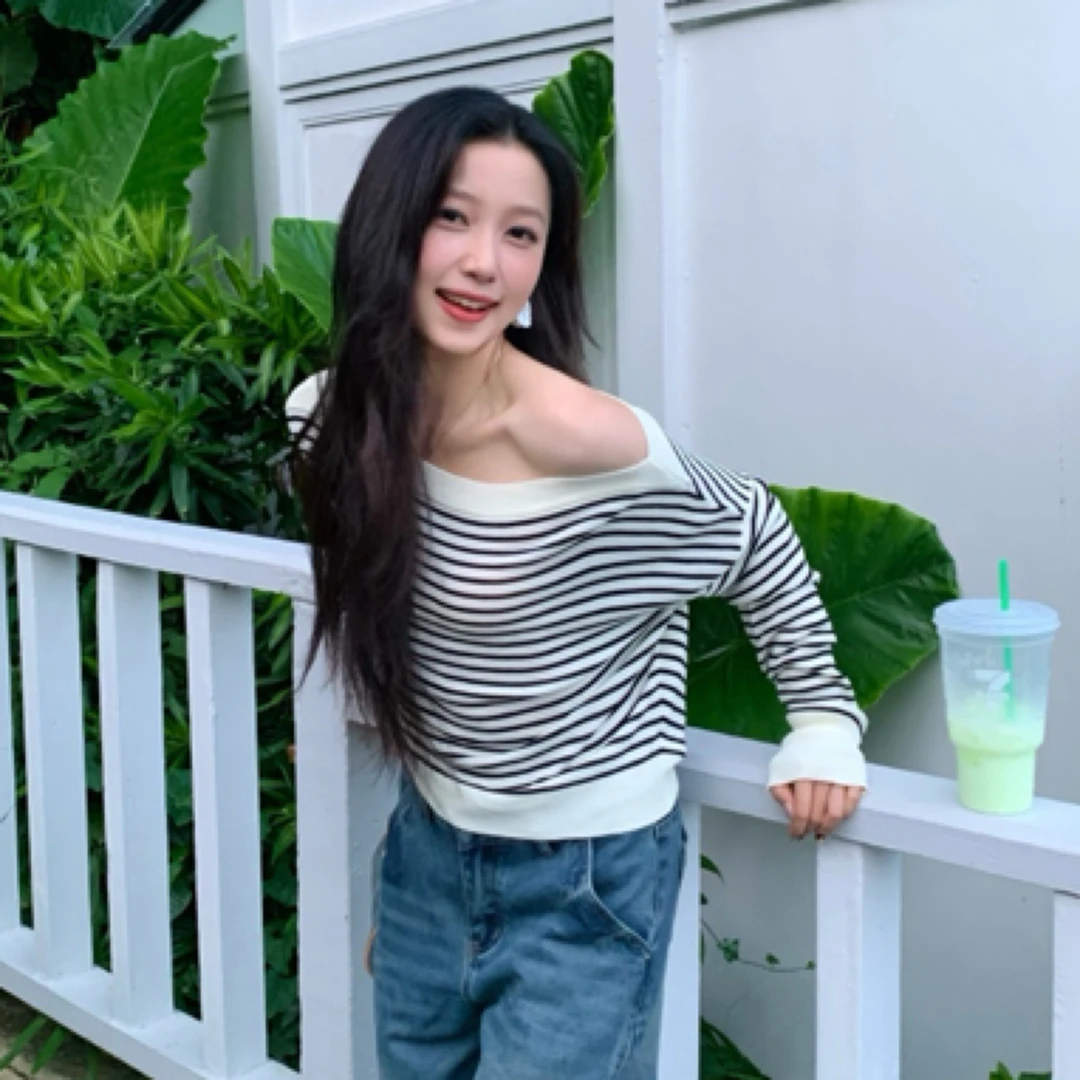 松弛感一字肩条纹薄款长袖女装条纹毛针织衫