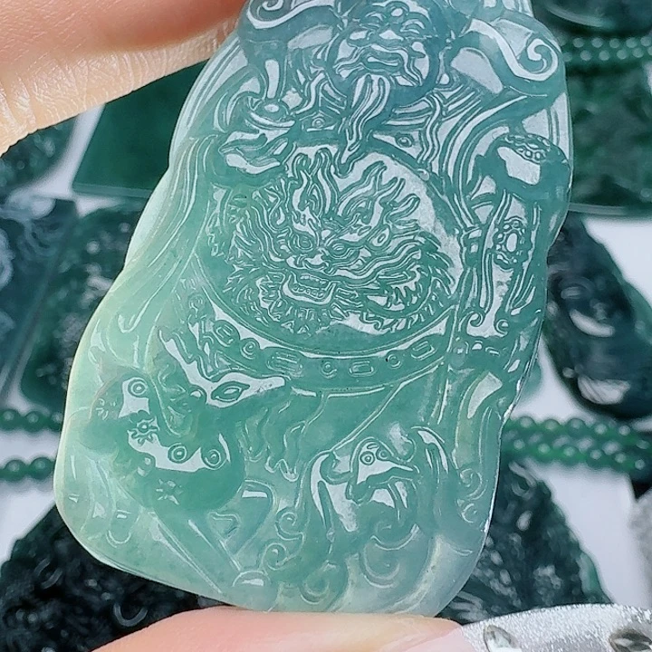 翡翠未镶嵌颈饰1111