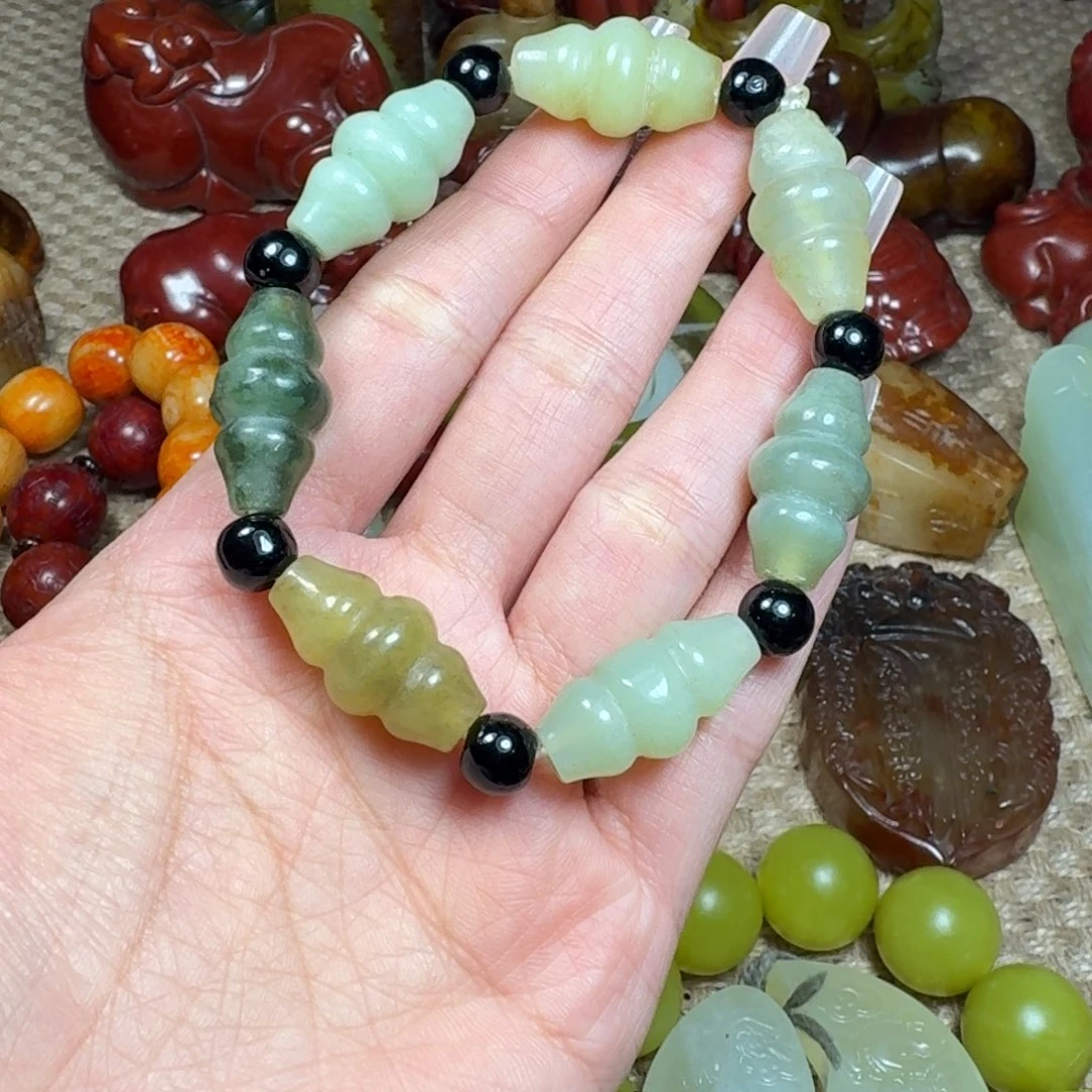 蛇纹石玉未镶嵌颈饰