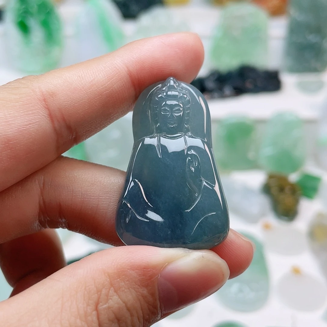 翡翠颈饰未镶嵌素衣观音