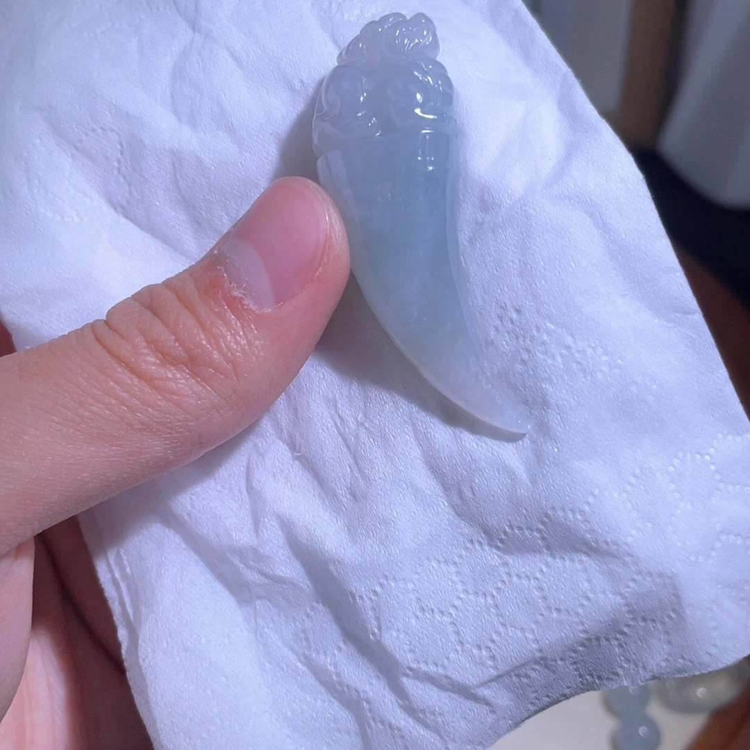 翡翠未镶嵌颈饰吊坠