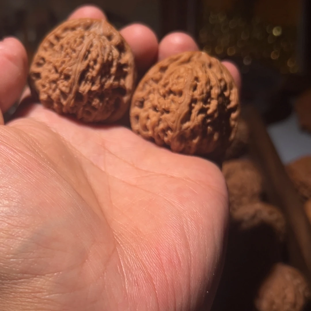 2***8瑞麟文玩核桃南疆石