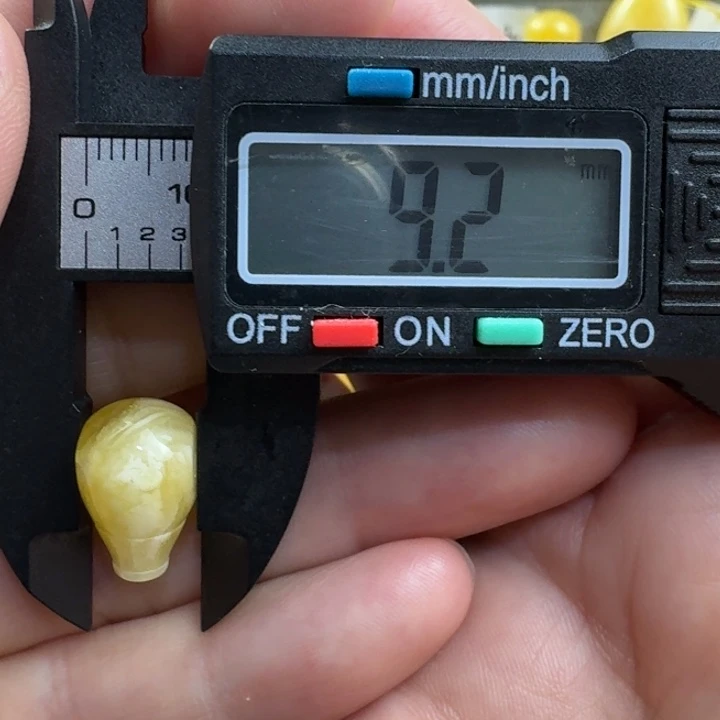 未镶嵌琥珀裸石08杂