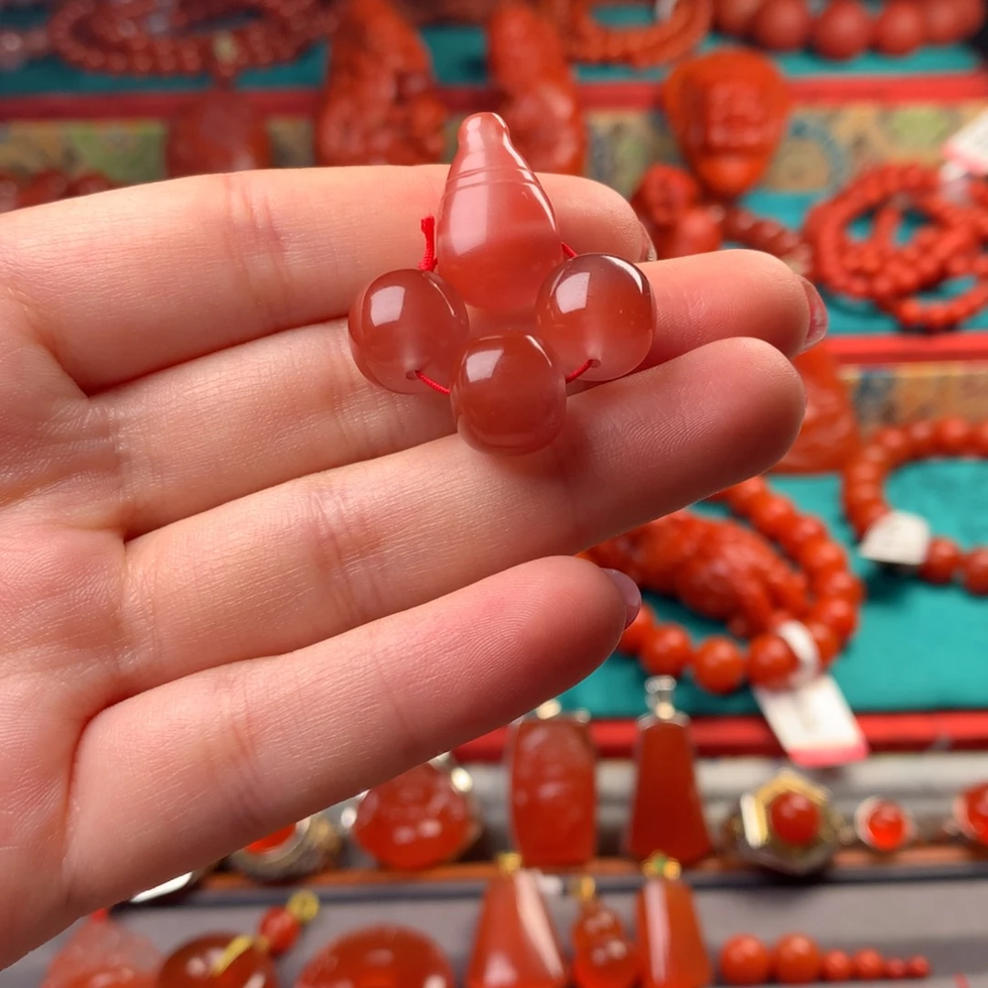 颈饰未镶嵌南红玛瑙