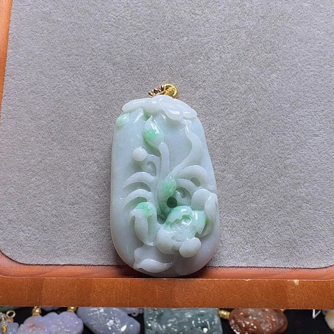 吊坠(赠链)未镶嵌翡翠