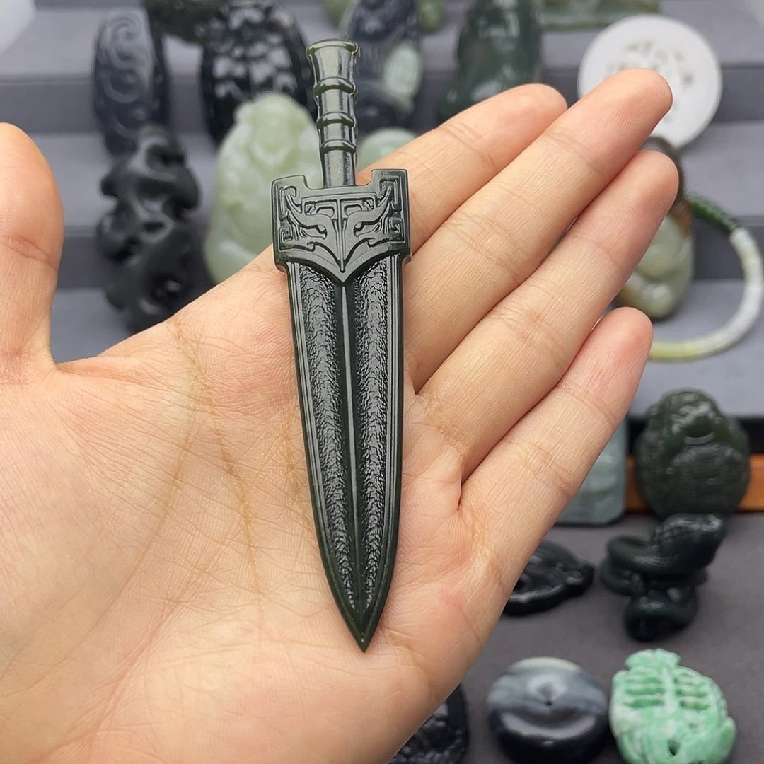 命***天和田玉未镶嵌颈饰