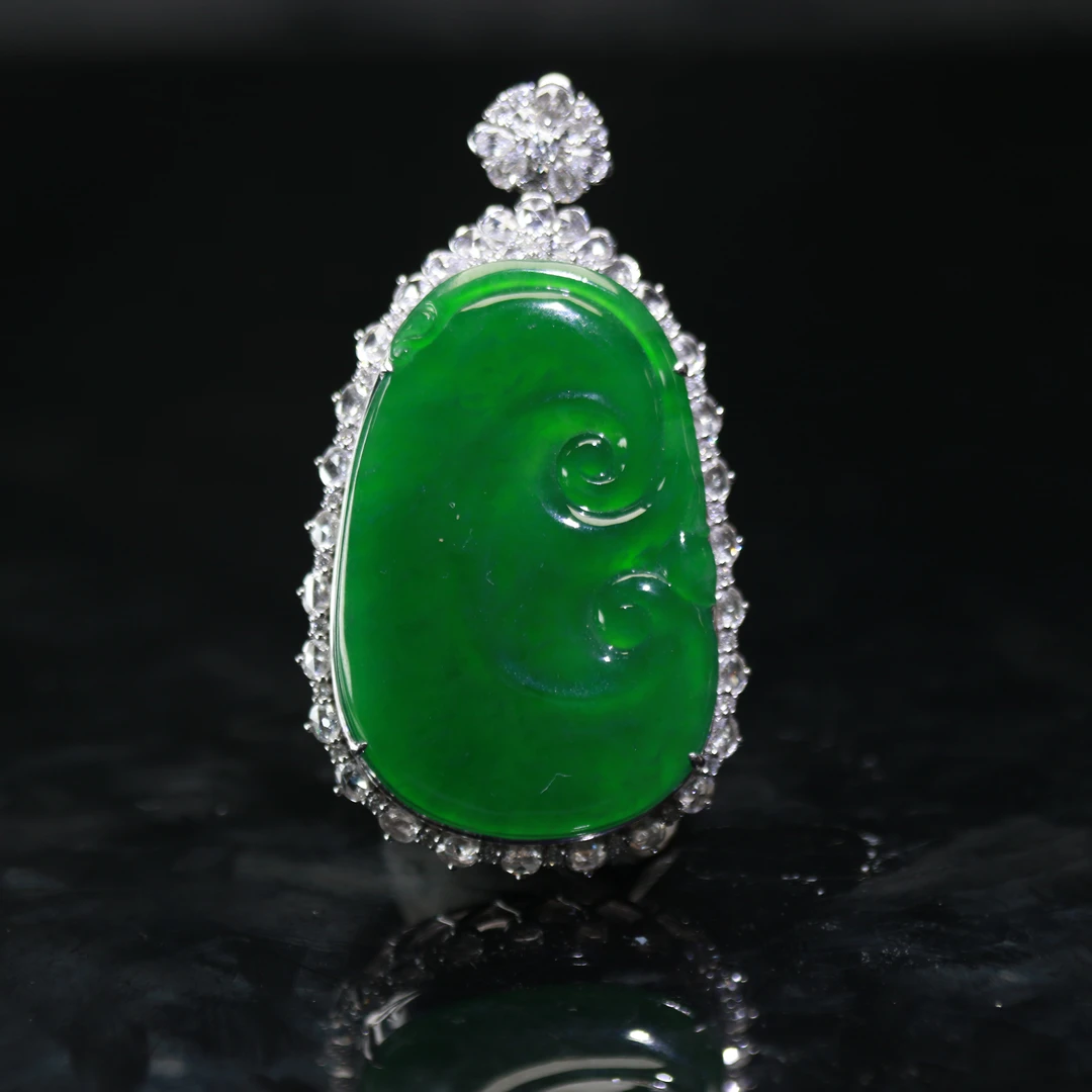 29天然缅甸翡翠A货18k绿如意/200544/上海嘉禾拍卖