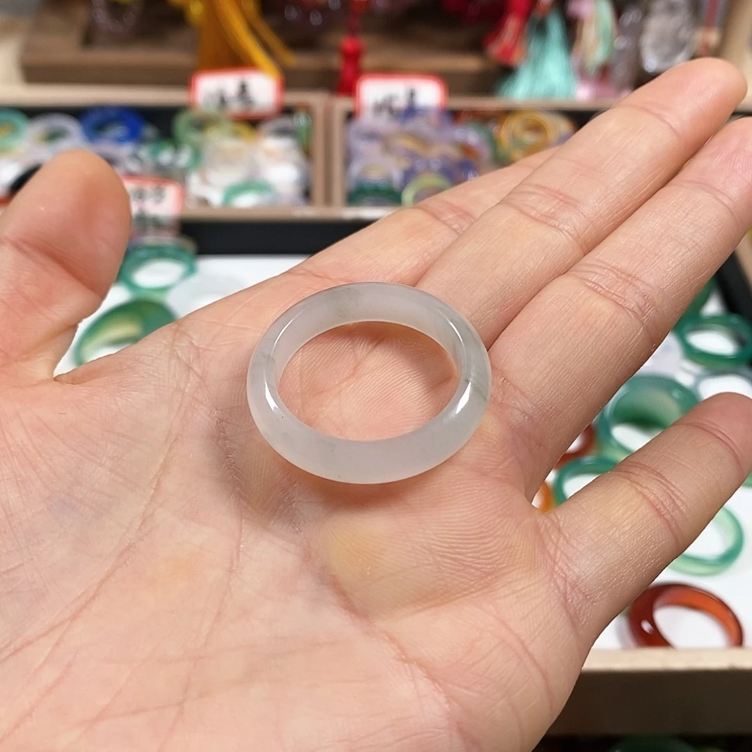 石英质玉戒指未镶嵌暴*?