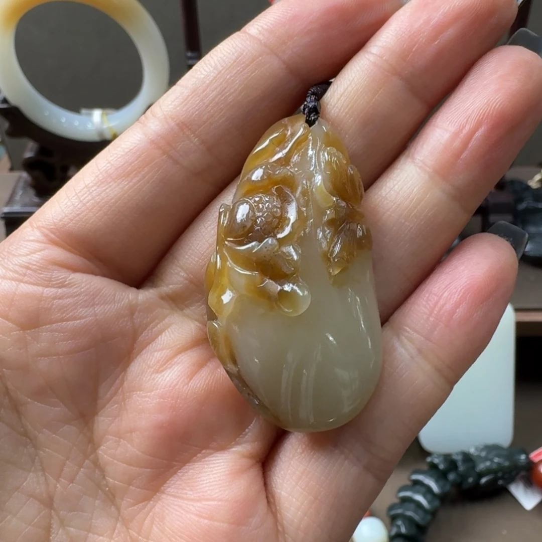 和田玉未镶嵌吊坠(不含链)