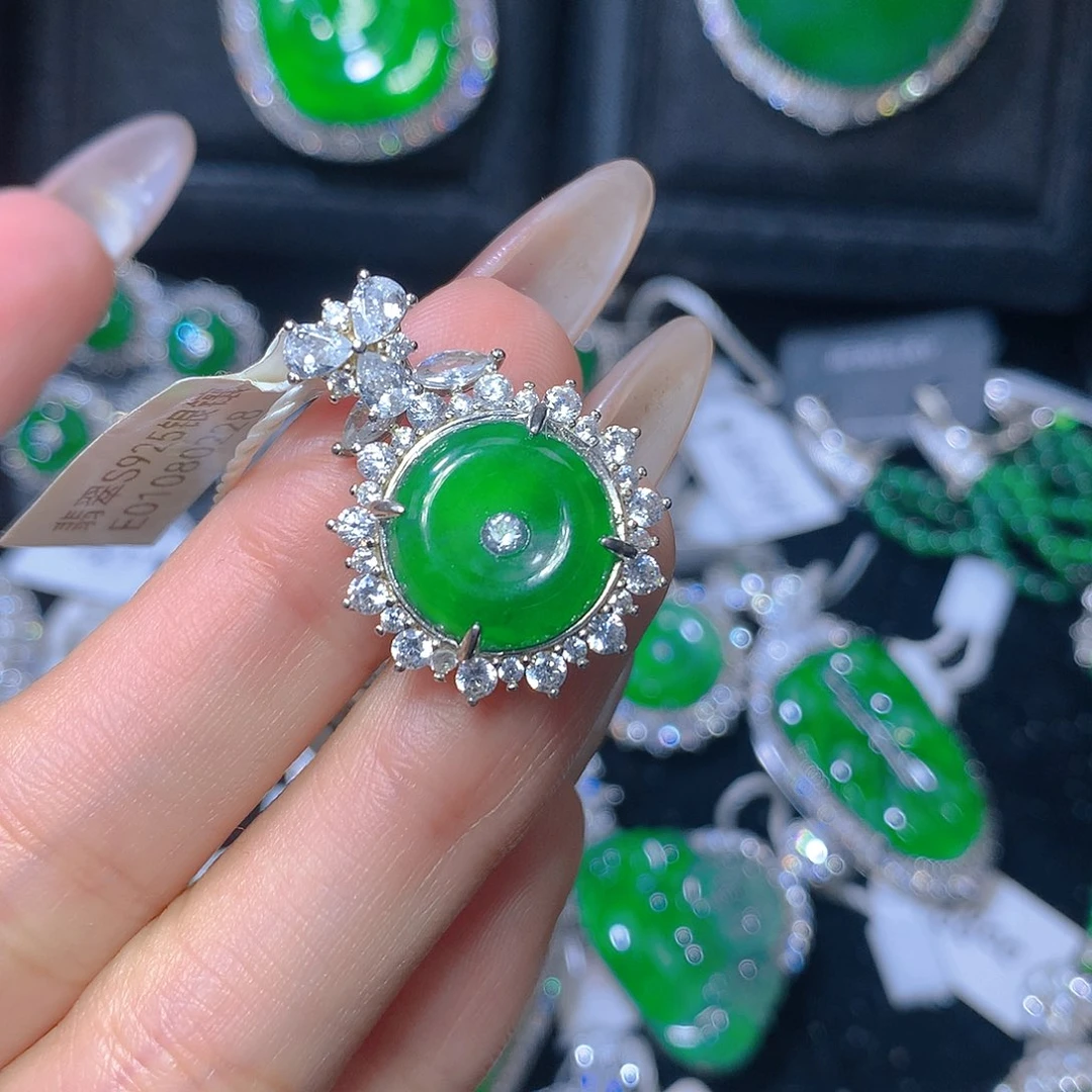 翡翠颈饰银S925镶嵌翡翠