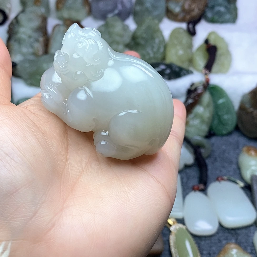 和田玉未镶嵌颈饰