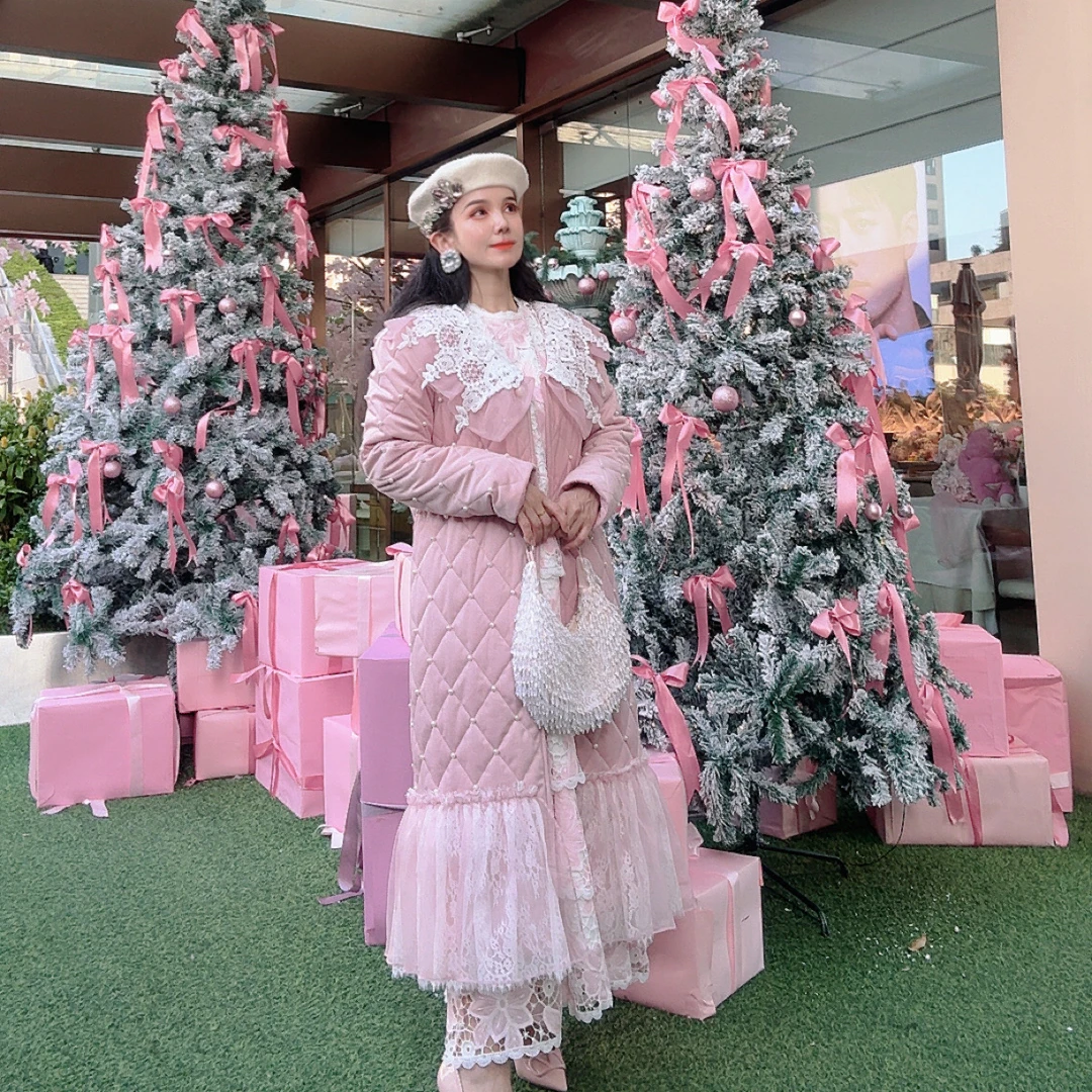 安霓王妃【冰雪奇缘】原创设计款珍珠V领加厚法式小众轻奢长款棉服