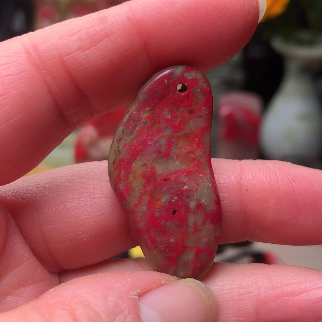 昌化石鸡血石随形挂件