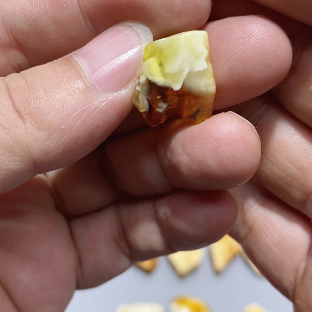 念***烟定制琥珀蜜蜡原石定制