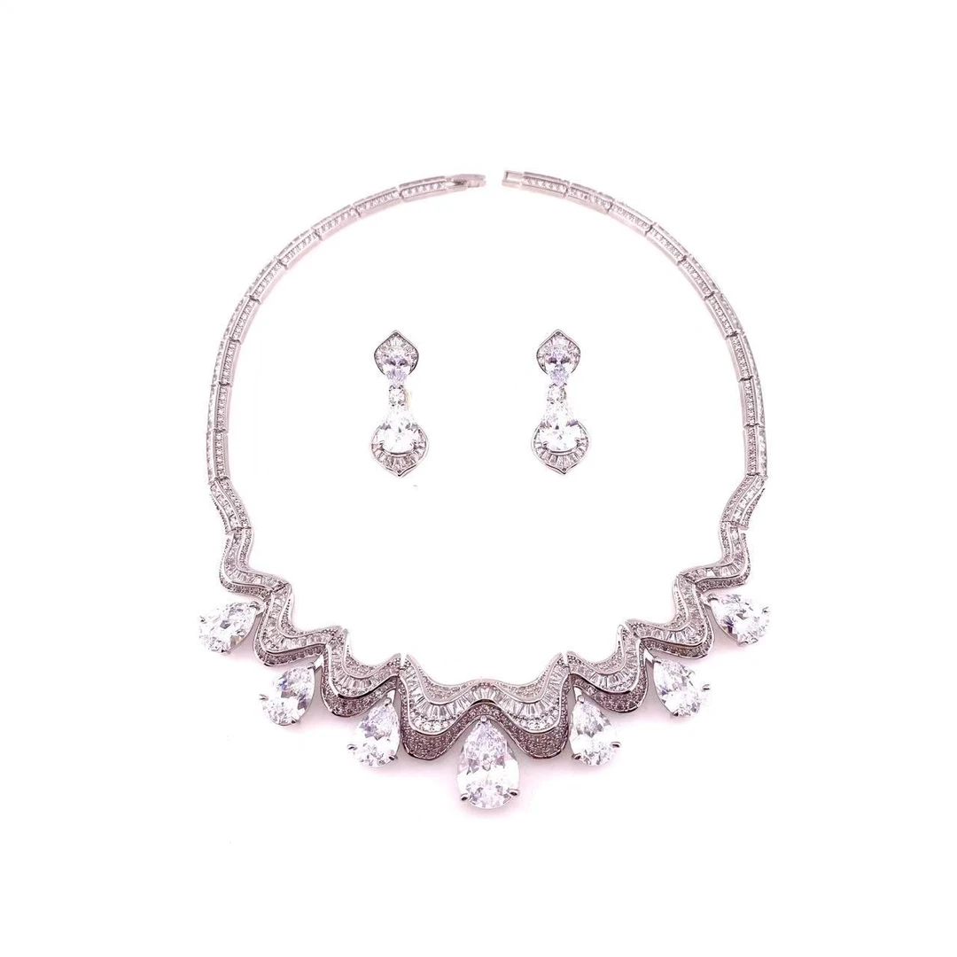 铜合金锆石耳饰 H023雪浪 白色波浪水滴奢华款