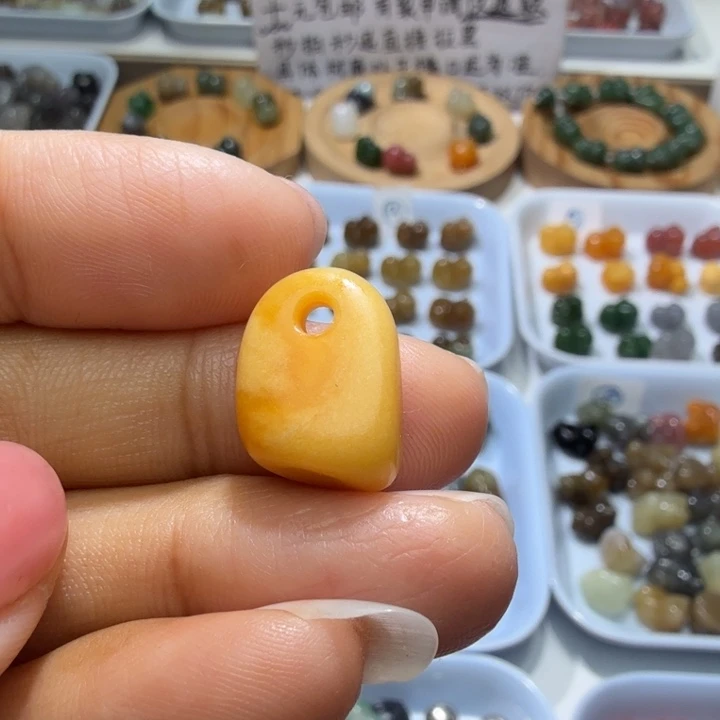 和田玉未镶嵌珠宝奇石