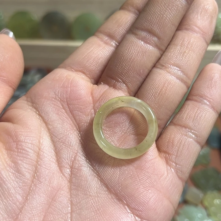 溪***人蛇纹石玉合金颈饰