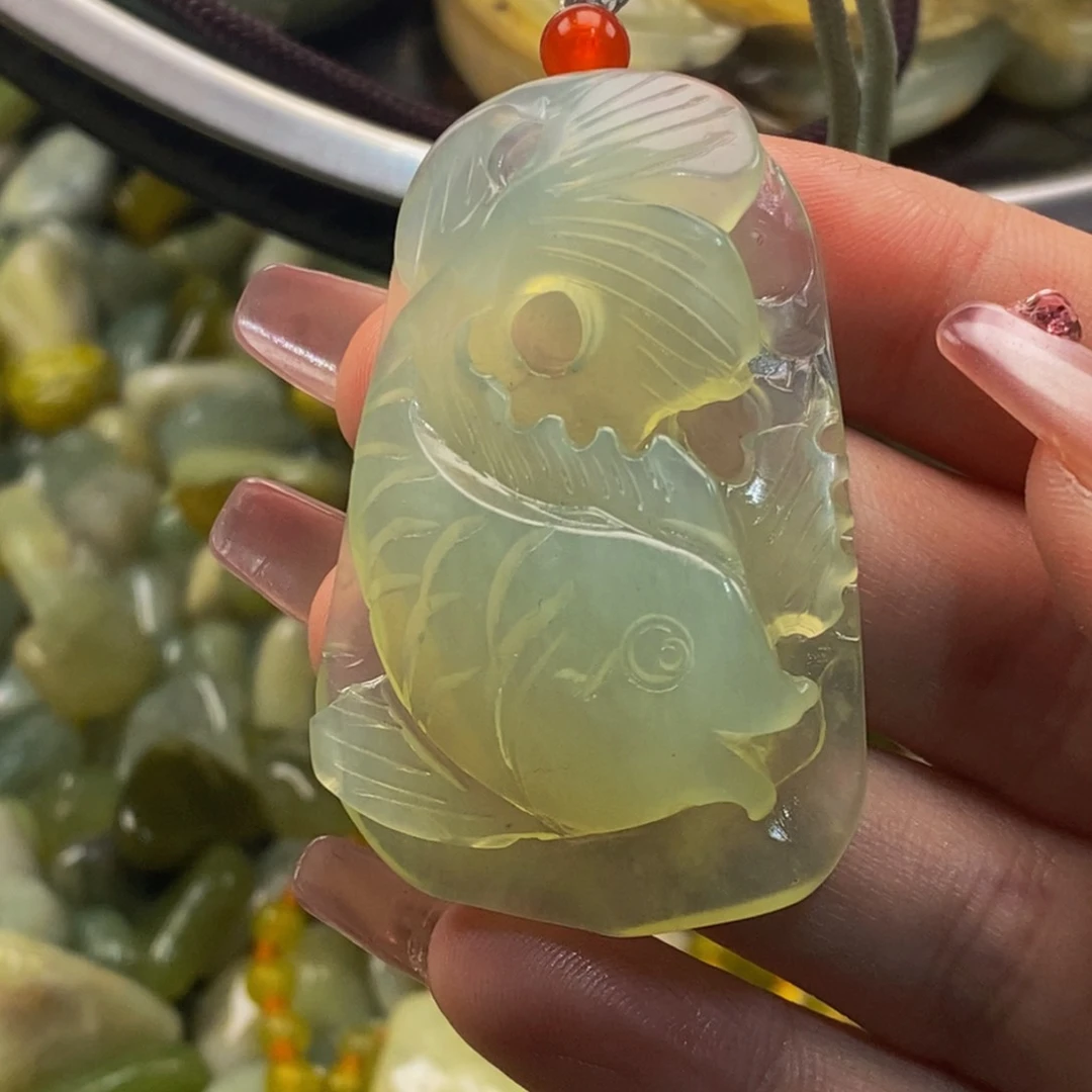 蛇纹石玉颈饰未镶嵌痞*妖