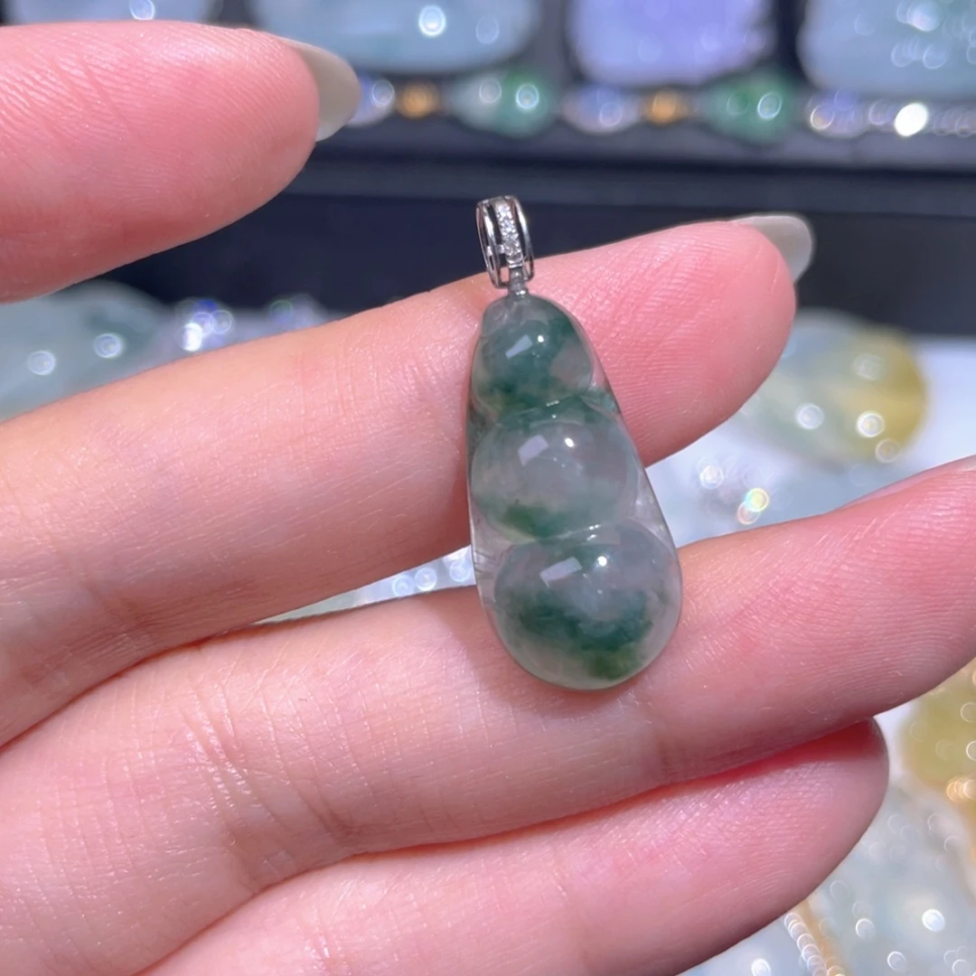 颈饰18K金镶嵌翡翠翡翠