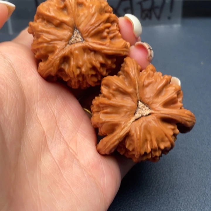 螺***旋文玩核桃吊坠白狮子