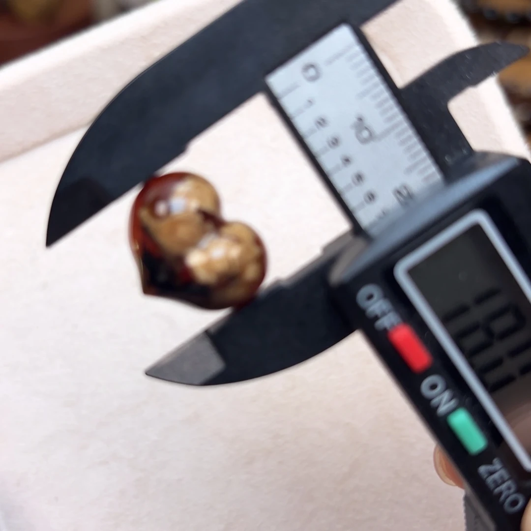 琥珀未镶嵌手链根珀溶洞妖花屁桃单枚