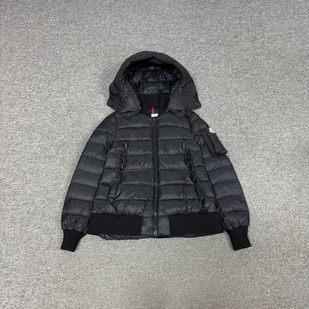 99新 AMIPARIS 蒙口 黑色羽绒服1码