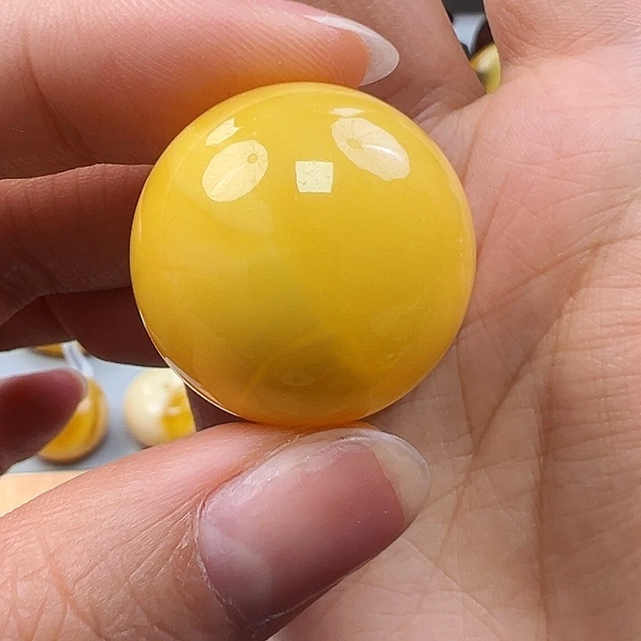 蜜蜡未镶嵌珠宝奇石