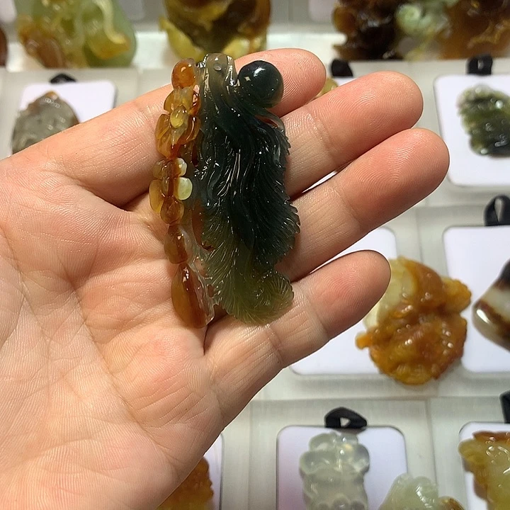 *****蛇纹石玉未镶嵌颈饰