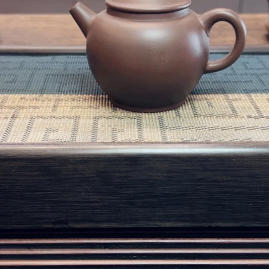 紫砂茶壶本地紫泥半手工瑕（180 cc）