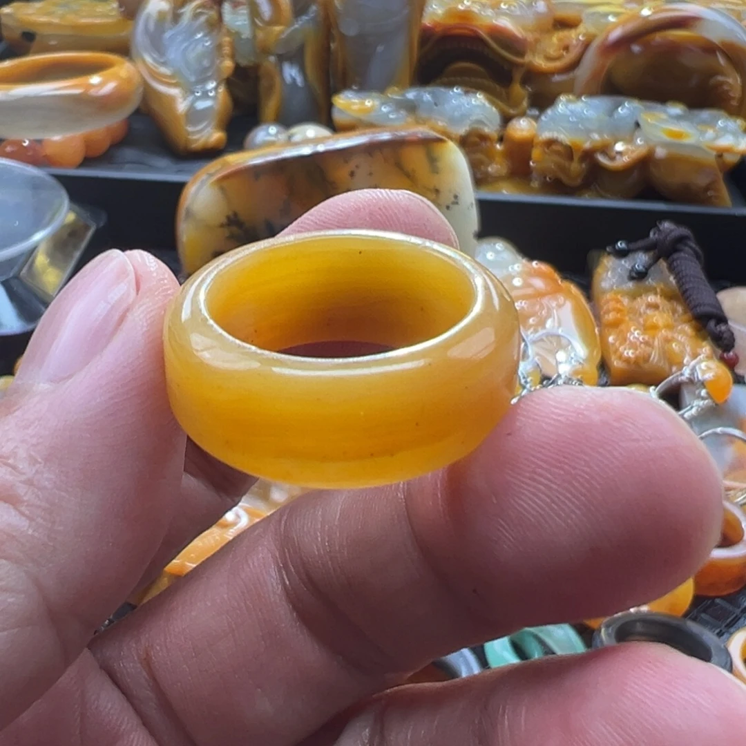 石英质玉未镶嵌颈饰
