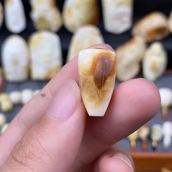 未镶嵌琥珀裸石12三通l92