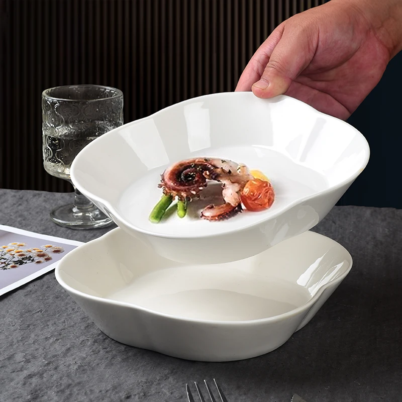 8英寸纯白盘子菜盘四叶草高颜值家用创意陶瓷异形菜盘釉下彩