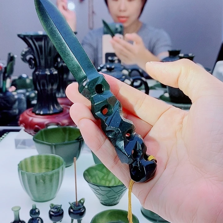 和田玉（青玉）未镶嵌把件