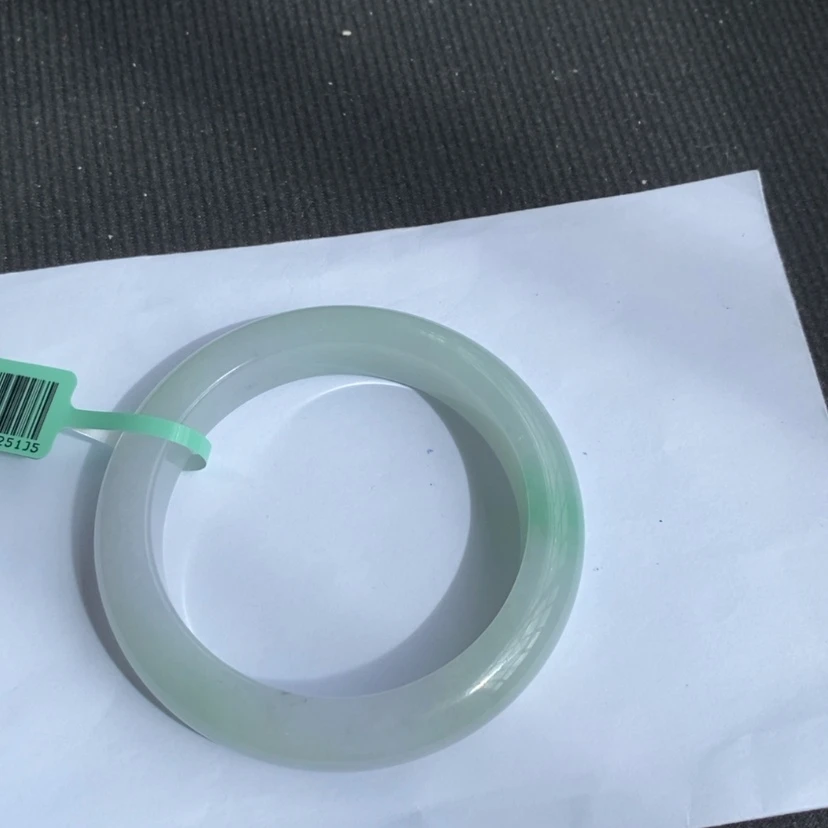 【闪购商品】翡翠手镯未镶嵌糯冰带绿