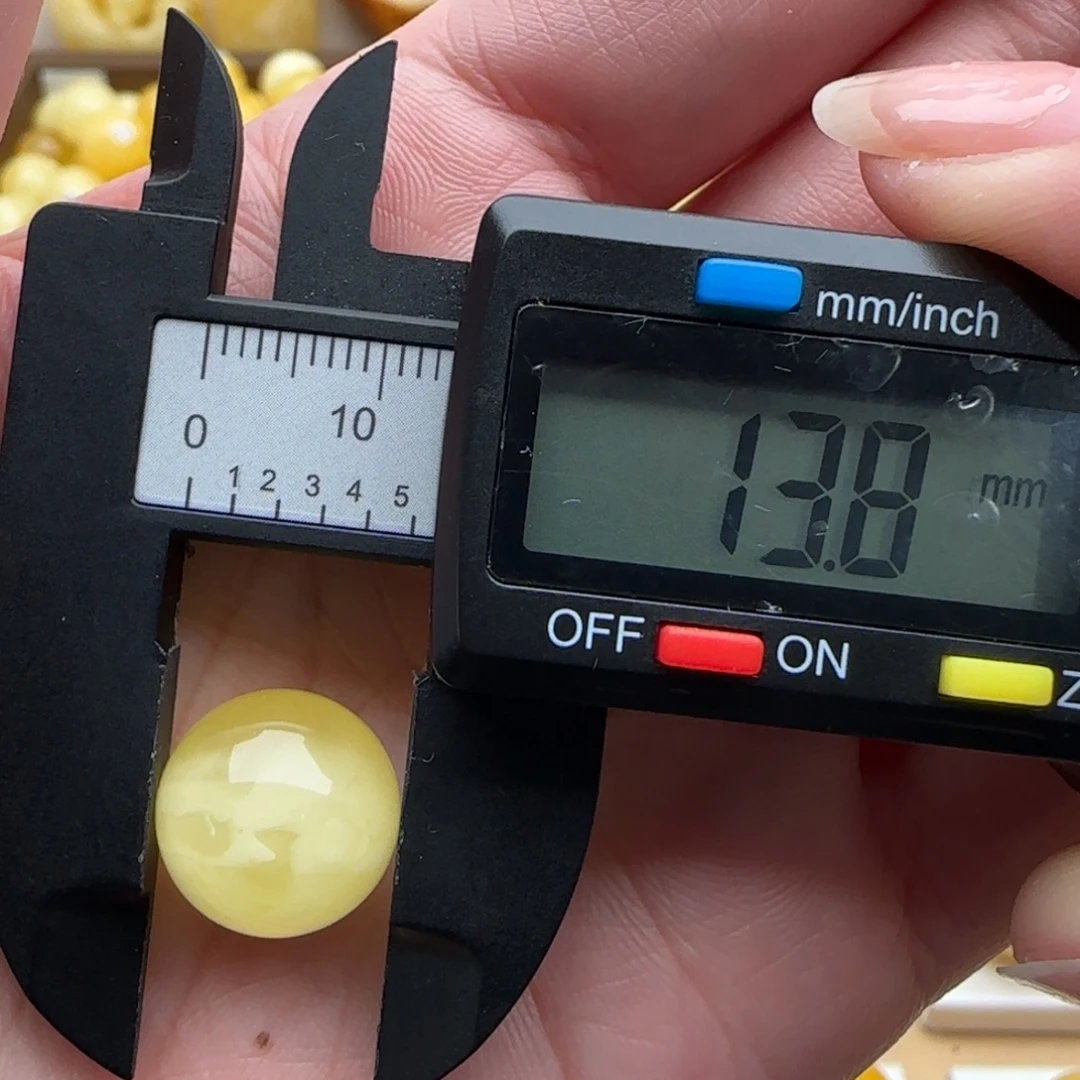 蜜蜡未镶嵌裸石飘花珠子