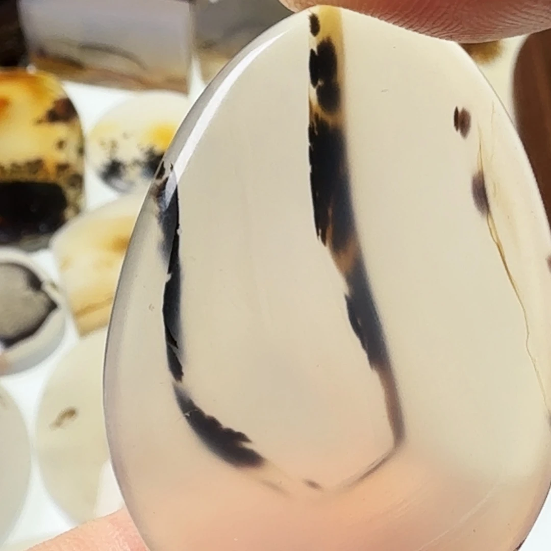 玛瑙/玉髓未镶嵌珠宝半成品