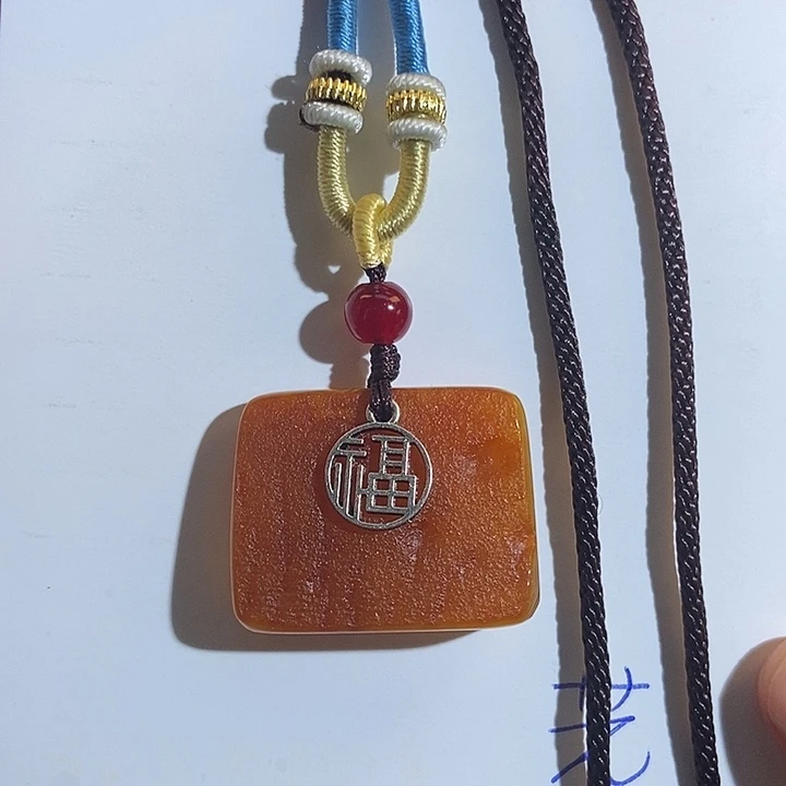 未镶嵌琥珀珠宝奇石