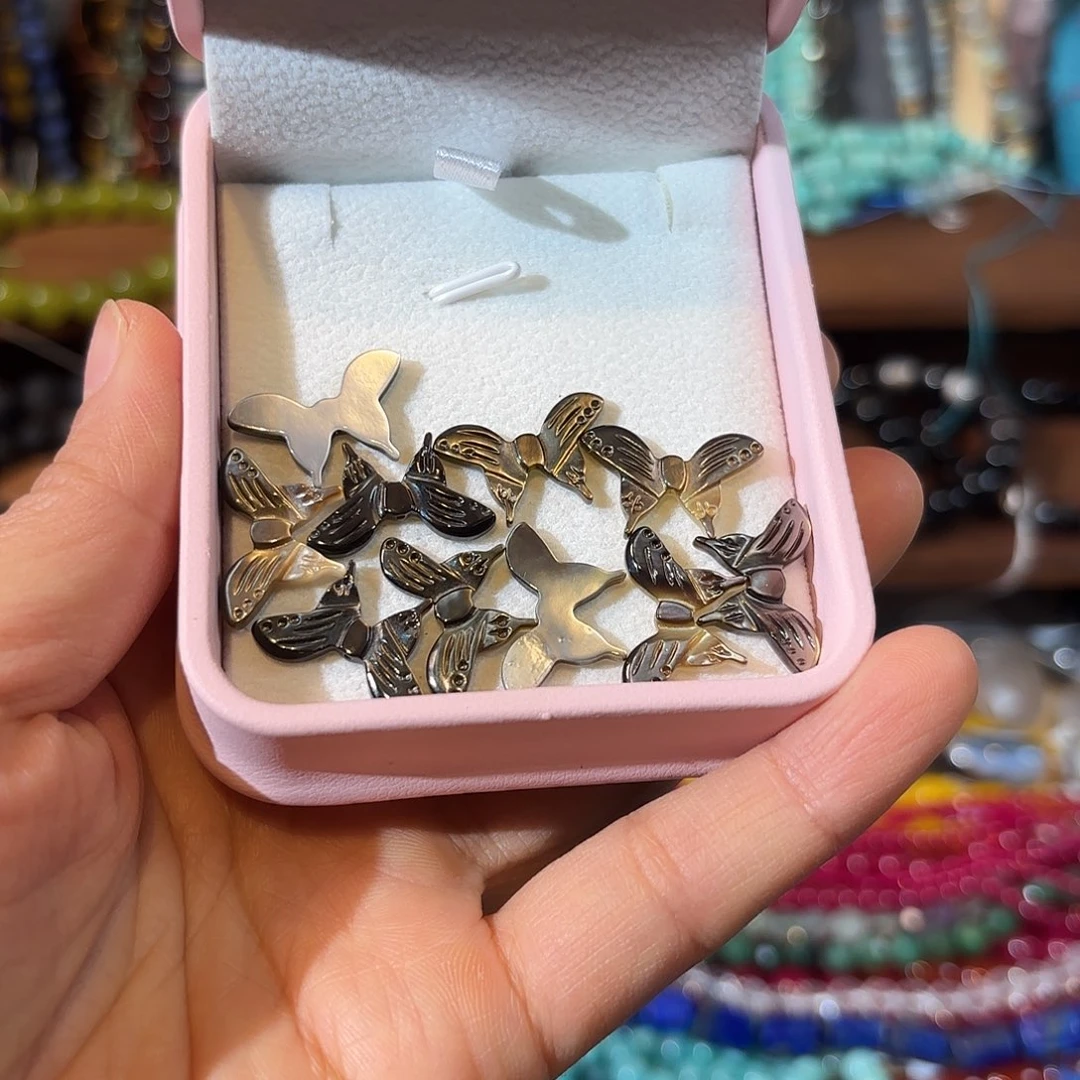 玛瑙/玉髓未镶嵌珠宝半成品黑蝶贝蝴蝶一条