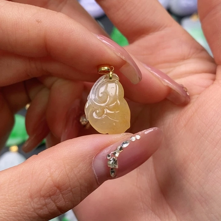 翡翠颈饰未镶嵌吊坠