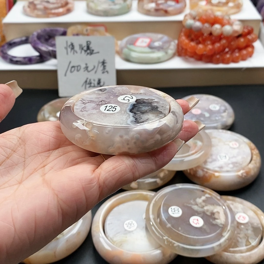 石英质玉手镯未镶嵌52圈，镯心赠送