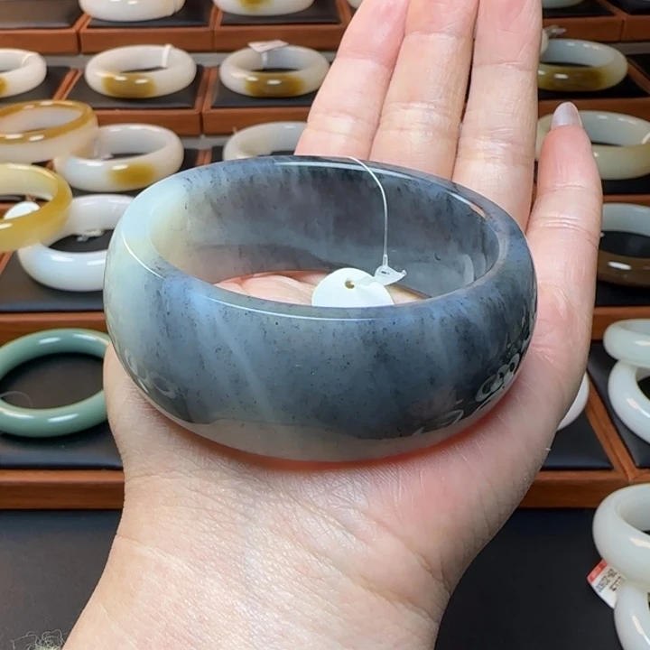 未镶嵌手镯和田玉