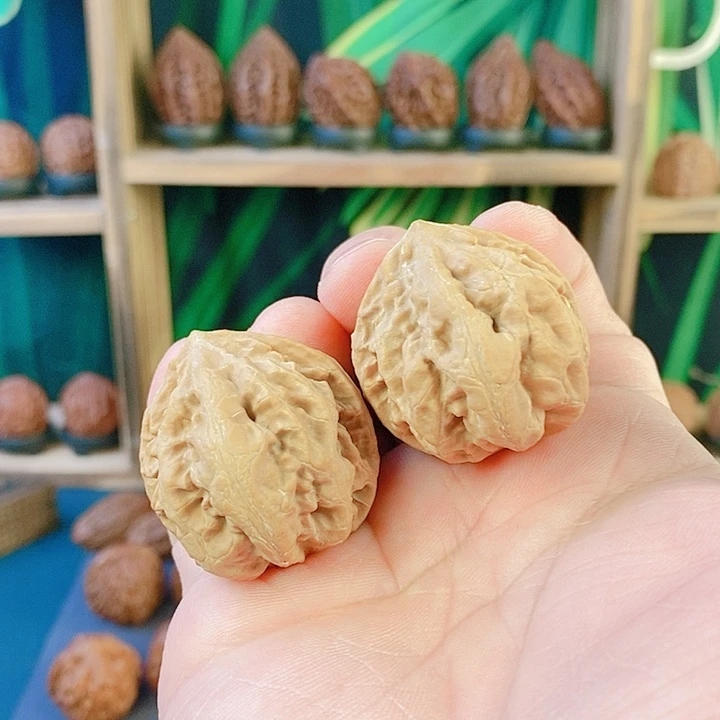 文玩核桃吊坠039八棱龙珠41尺