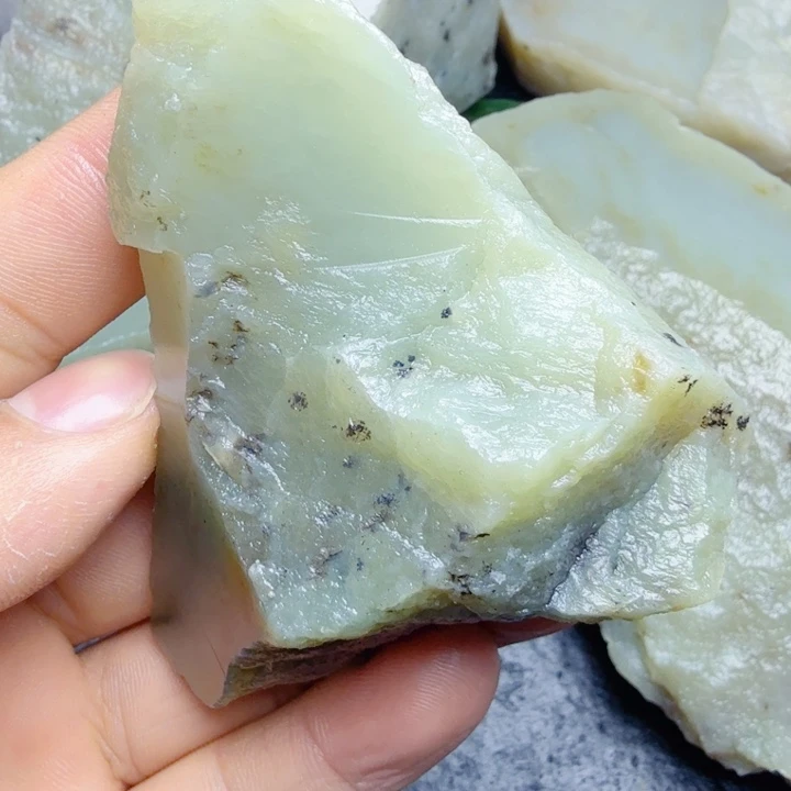 和田玉（糖玉）未镶嵌珠宝奇石