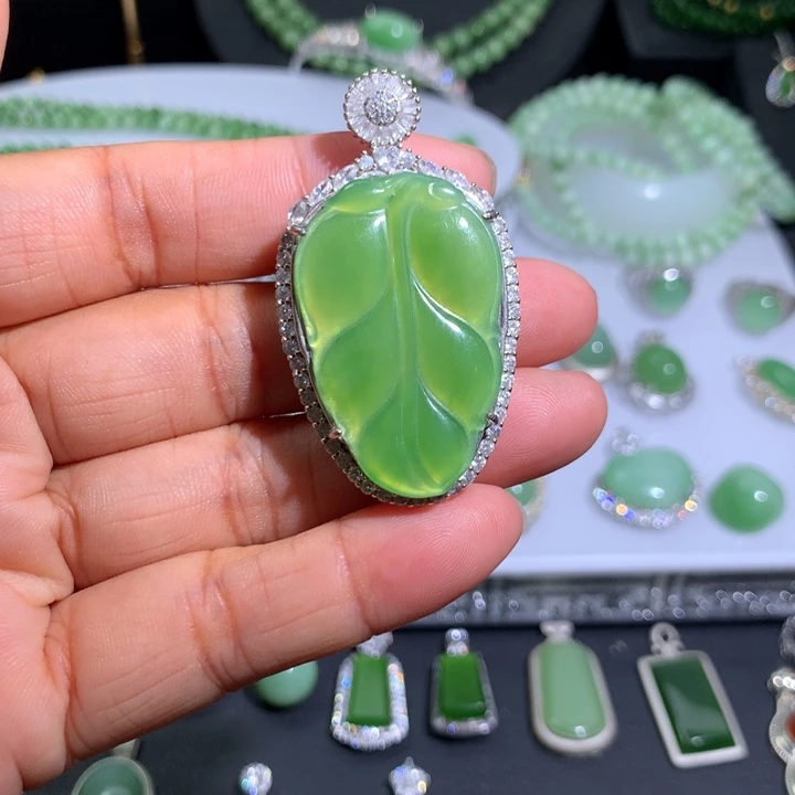 颈饰银S925镶嵌和田玉（碧玉）