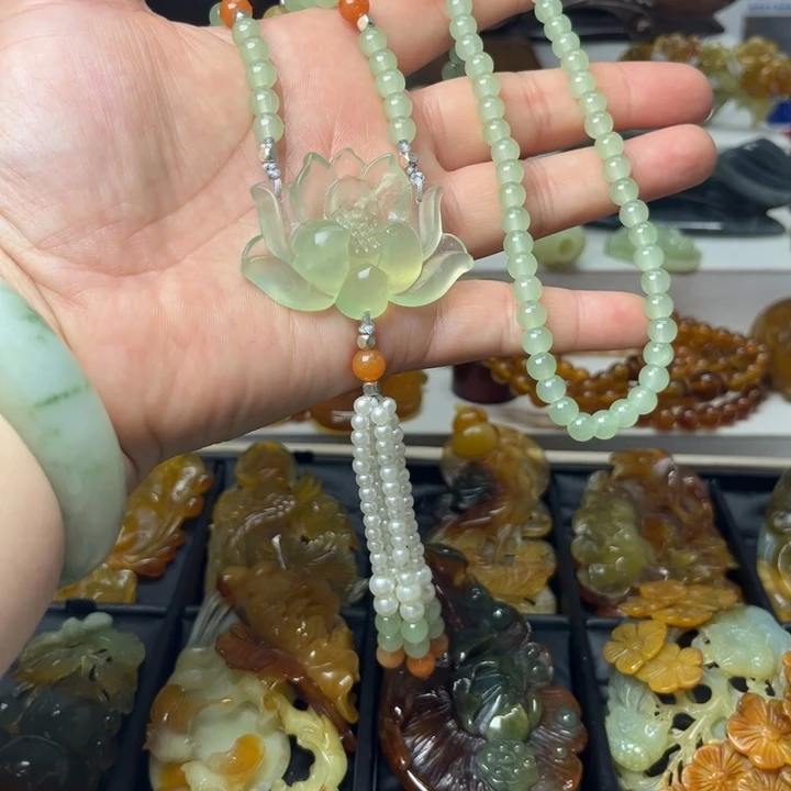蛇纹石玉未镶嵌挂件