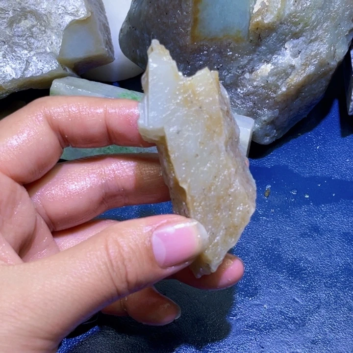 和田玉未镶嵌珠宝半成品