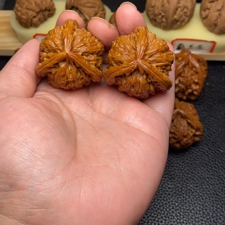 把件文玩核桃哈*哈工艺三棱