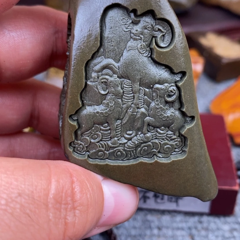 【闪购商品】原石雕刻手把件