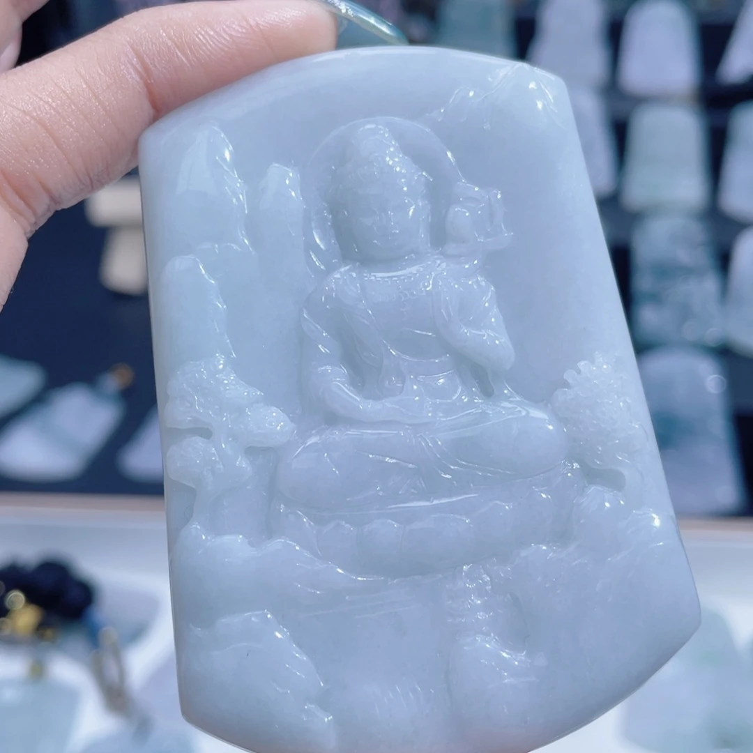 翡翠未镶嵌颈饰山水观音