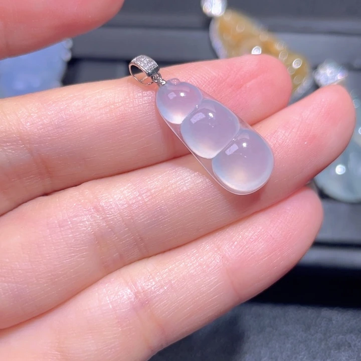 颈饰18K金镶嵌翡翠翡翠